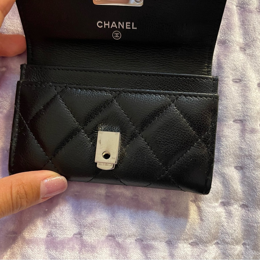 Chanel quilted card holder in black. - Picture 4 of 6